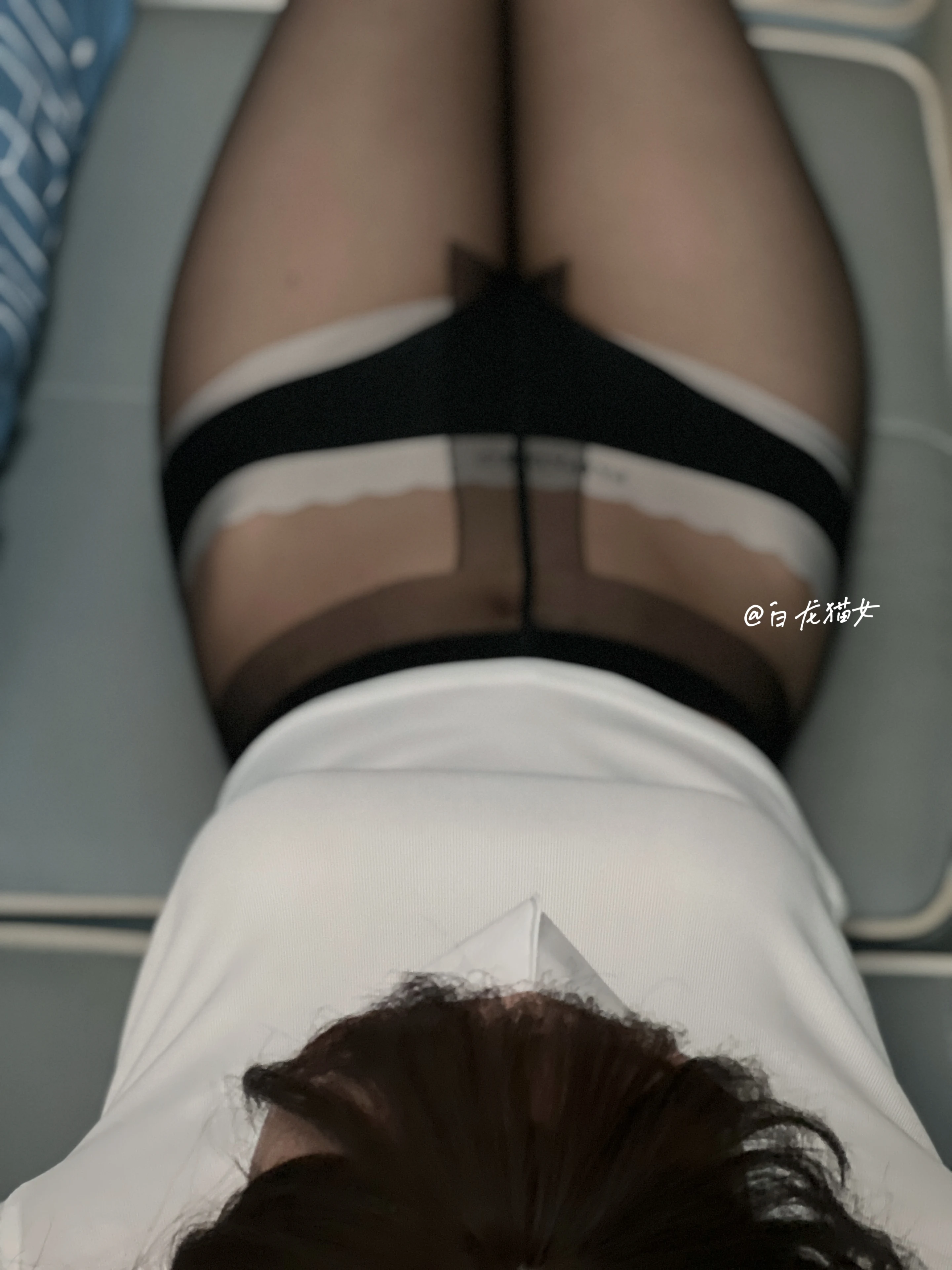 白龙猫女 – 空姐2.0加长黑丝 30P 3V